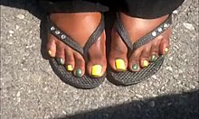Ebony MILF Shows Off Her Green Toes in Hot Video