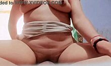 Ibu tiri dengan pantat besar mendapatkan vaginanya dientot dalam video buatan sendiri